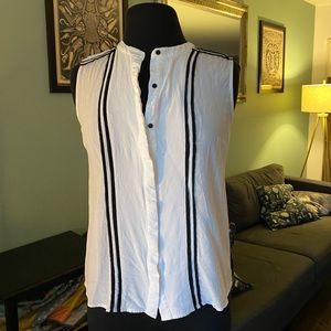 Forever21 black and white button up tank